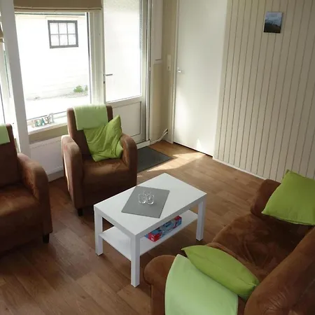 בית נופש In Sint Maartenszee Near