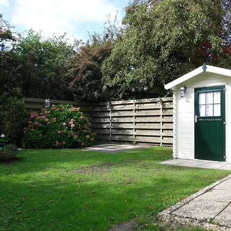 בית נופש In Sint Maartenszee Near